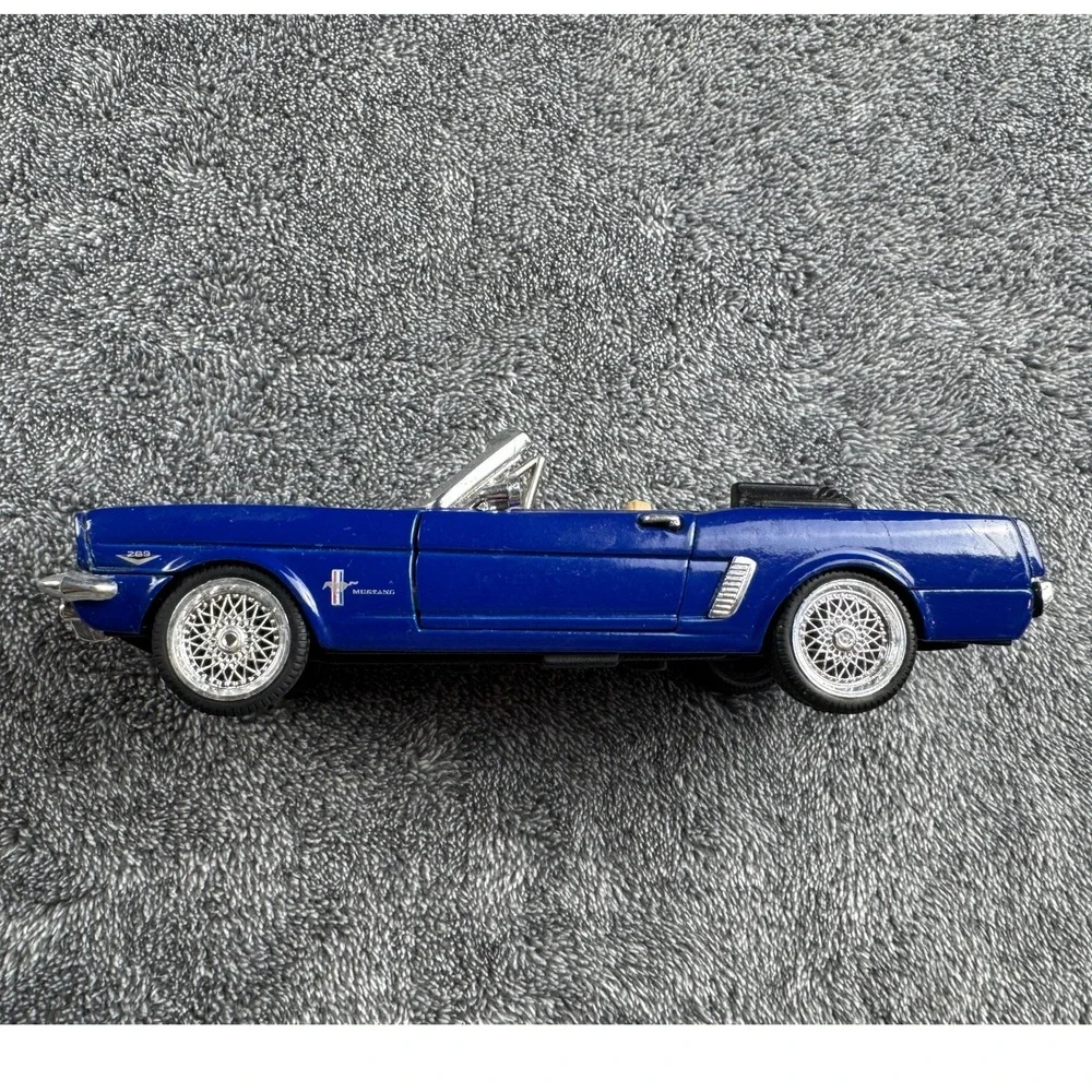 Sun Star Ford‎ Mustang Convertible Blue 1/24 Diecast Model SS 7711 Opening Hood